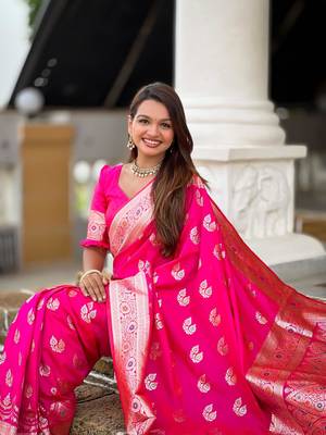 Pink elegant art silk woven saree with rich zari border 5