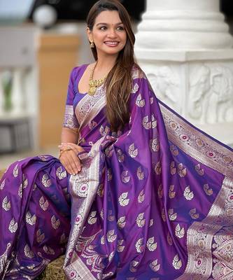 Purple elegant art silk woven saree with rich zari border 5