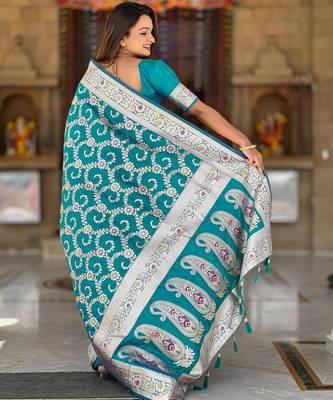 Rama green elegant art silk woven saree with rich zari border 2
