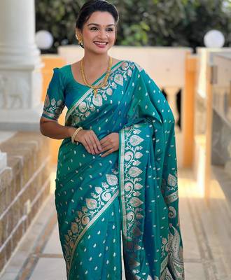 Rama green elegant art silk woven saree with rich zari border 3