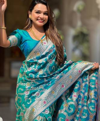 Rama green elegant art silk woven saree with rich zari border 3