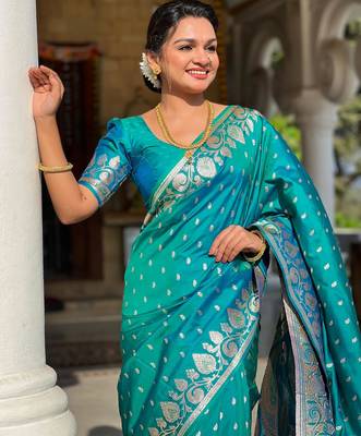 Rama green elegant art silk woven saree with rich zari border 4