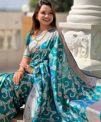 Rama green elegant art silk woven saree with rich zari border 5