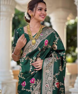 Green elegant art silk woven saree with rich zari border 3