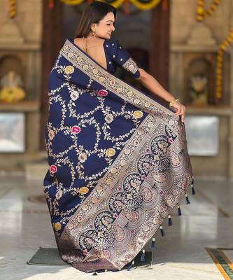 Navy blue elegant art silk woven saree with rich zari border 2