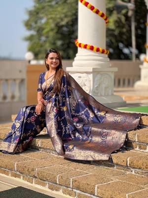 Navy blue elegant art silk woven saree with rich zari border 5
