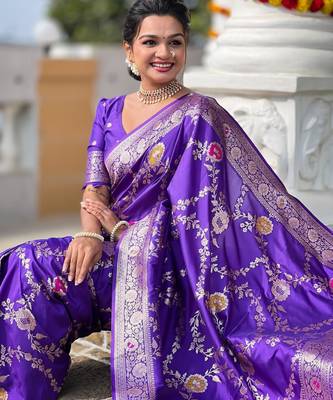 Purple elegant art silk woven saree with rich zari border 5