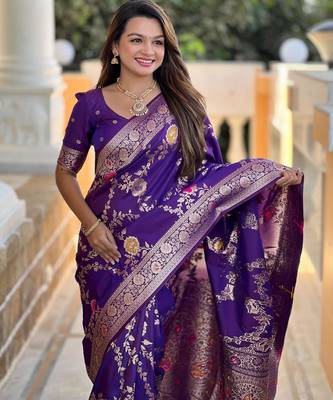 Wine elegant art silk woven saree with rich zari border 4