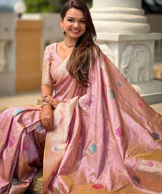 Lavender elegant art silk woven saree with rich zari border 5