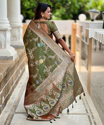 Mehendi elegant art silk woven saree with rich zari border 2