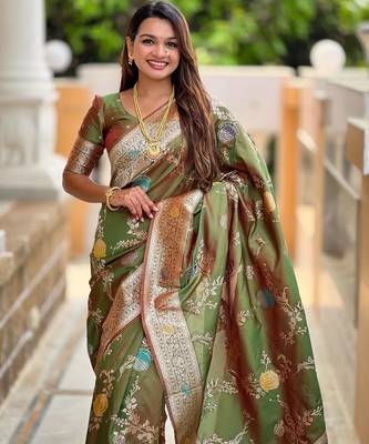 Mehendi elegant art silk woven saree with rich zari border 4