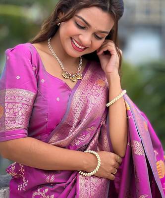 Onion pink elegant art silk woven saree with rich zari border 4