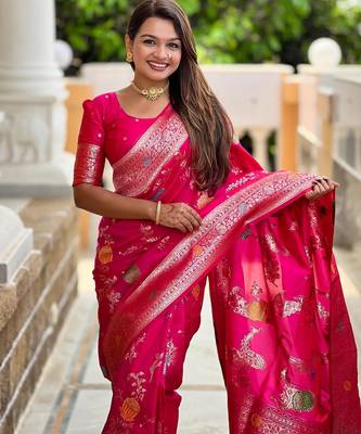 Pink elegant art silk woven saree with rich zari border 3