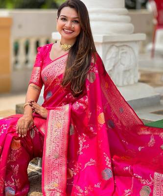 Pink elegant art silk woven saree with rich zari border 5