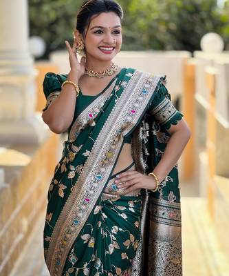 Green elegant art silk woven saree with rich zari border 4