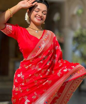 Red elegant art silk woven saree with rich zari border 3