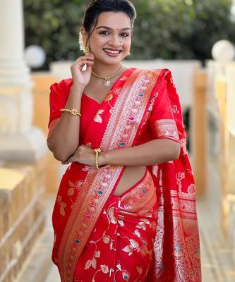 Red elegant art silk woven saree with rich zari border 4