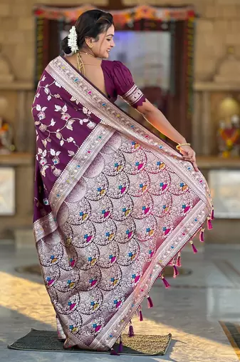 Wine elegant art silk woven saree with rich zari border