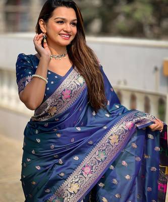 Turquoise elegant art silk woven saree with rich zari border 4