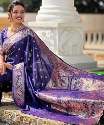 Navy blue elegant art silk woven saree with rich zari border 5