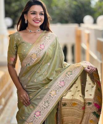 Green elegant art silk woven saree with rich zari border 4