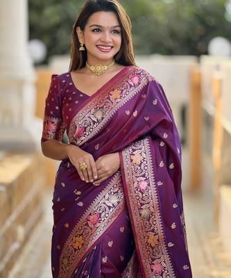 Wine elegant art silk woven saree with rich zari border 3