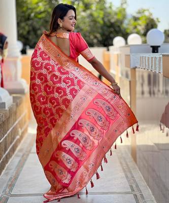 Pink elegant art silk woven saree with rich zari border 2