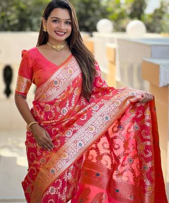 Pink elegant art silk woven saree with rich zari border 4