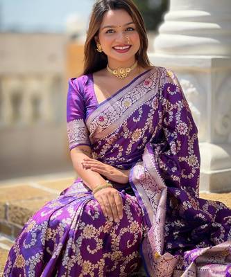 Purple elegant art silk woven saree with rich zari border 5