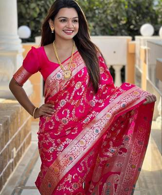 Pink elegant art silk woven saree with rich zari border 4
