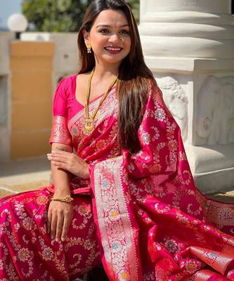Pink elegant art silk woven saree with rich zari border 5