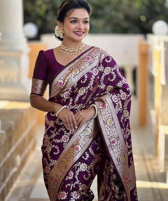 Wine elegant art silk woven saree with rich zari border 3
