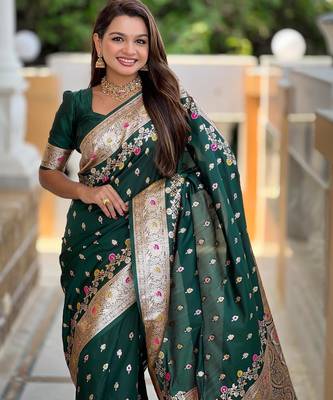 Green elegant art silk woven saree with rich zari border 4