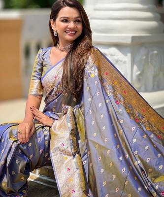 Grey elegant art silk woven saree with rich zari border 5