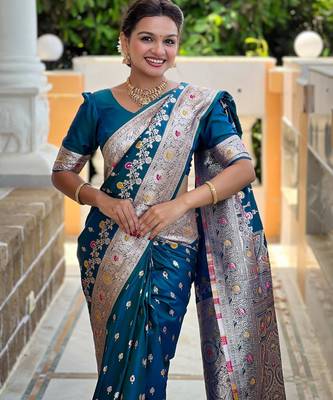 Turquoise elegant art silk woven saree with rich zari border 4