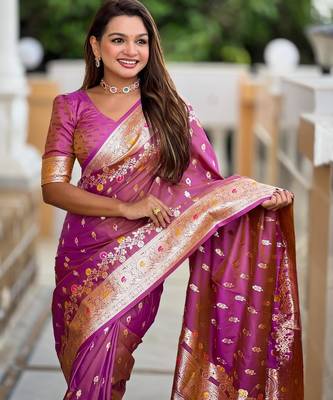 Onion pink elegant art silk woven saree with rich zari border 4