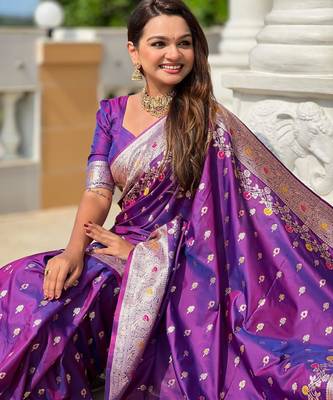 Purple elegant art silk woven saree with rich zari border 5