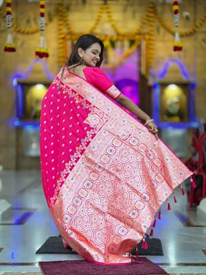 Pink elegant art silk woven saree with rich zari border 2