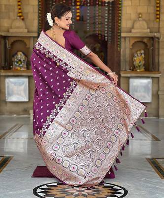 Wine elegant art silk woven saree with rich zari border 2
