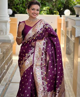 Wine elegant art silk woven saree with rich zari border 4