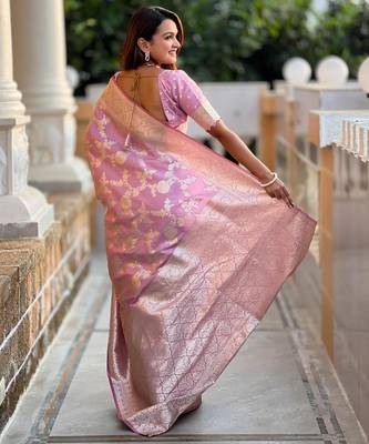 Pink elegant art silk woven saree with rich zari border 2
