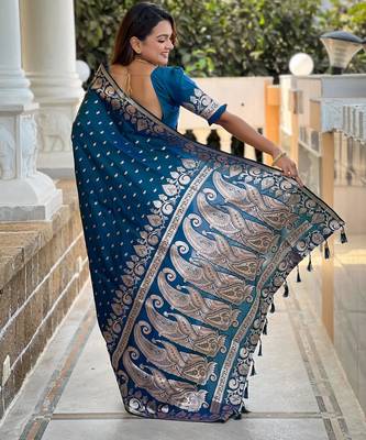 Turquoise elegant art silk woven saree with rich zari border 2