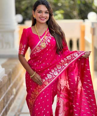 Pink elegant art silk woven saree with rich zari border 4