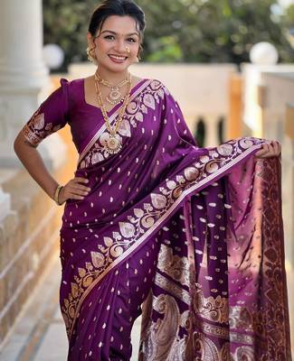 Wine elegant art silk woven saree with rich zari border 4