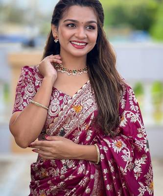 Wine elegant art silk woven saree with rich zari border 3