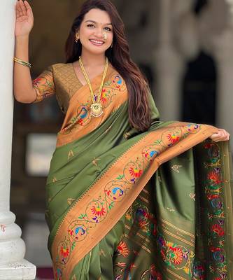 Mehendi elegant art silk woven saree with rich zari border 3