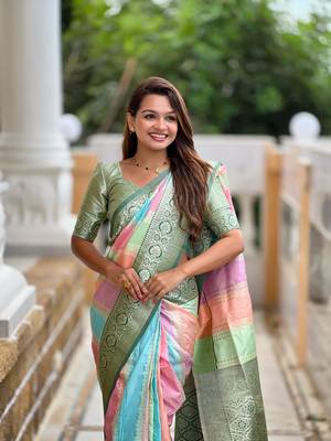 Green elegant art silk woven saree with rich zari border 4