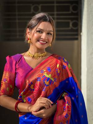Blue elegant art silk woven saree with rich zari border 5