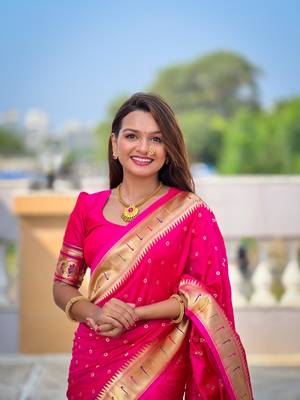 Pink elegant art silk woven saree with rich zari border 4