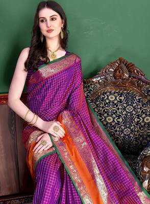 Magenta elegant art silk woven saree with rich zari border 4